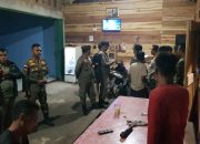 Satpol PP Kampar Segel Warung Remang-remang di Desa Suka Mulya