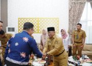 Pj Sekda Yusri Sambut Langsung Kedatangan Kepala BKKBN Pusat