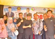 Pj Bupati Kampar Sambangi Stand Job Fair di Kampar Expo Tahun 2024