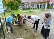 Tindaklanjuti Edaran Kemenag, PAI KUA Salo Laksanakan Penanaman Pohon Bersama