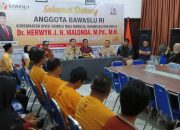 Kunjungi Bawaslu Kampar, Herwyn Anggota Bawaslu RI Sebut Panwascam dan PKD Ujung Tombak Pengawasan