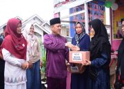 Didampingi Pj Bupati Hambali, Ketua Pembina Ricana Sambangi Posyandu Tunas Harapan Ridan Permai