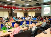 Didampingi Baznas Kampar, Pj Bupati Hambali Serahkan Beasiswa SKSS