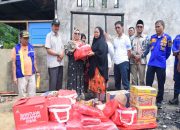 Wabup Kampar Kunjungi dan Serahkan Santunan Korban Kebakaran