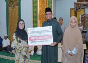 Safari Ramadhan di Bangkinang Kota, Wabup Misharti Serahkan Bantuan untuk Masjid Al-Kautsar