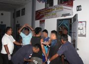 Tim Satopspatnal Lapas Bangkinang Lakukan Razia Rutin Kamar Warga Binaan