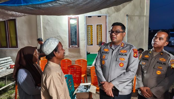 Balita Tenggelam di Bekas Kolam Ikan, Kapolres Kampar Sampaikan Belasungkawa