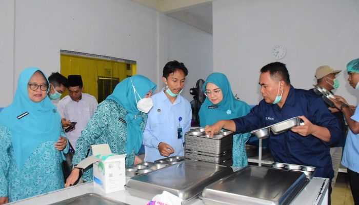 Ketua TP PKK Kampar Pastikan Kebersihan dan Gizi Makanan Terjaga