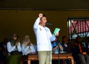 Lepas Gerak Jalan Santai Hari Buruh Internasional, Ini Harapan Bupati Ahmad Yuzar