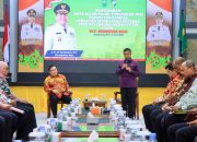Kunker ke Kampar, Bupati Ahmad Yuzar Sambut Plt Gubri dan Serahkan Data Pajak Sekaligus Tinjau Kopdes Merah Putih