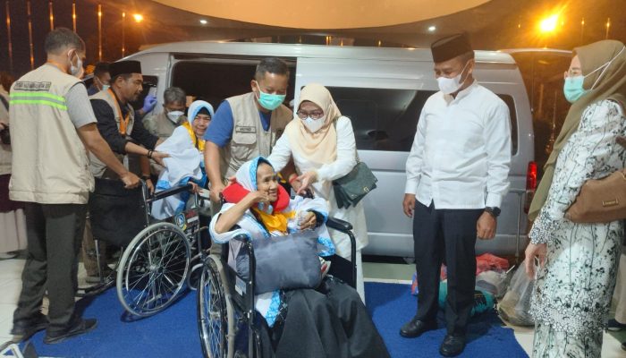 Bupati Ahmad Yuzar Sambut Kepulangan Jamaah Haji Kampar