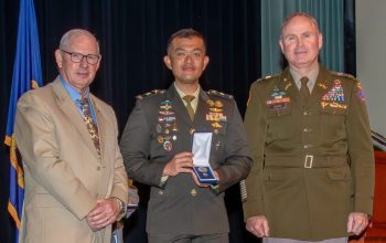Mayor Inf Zulfikar Rakita Dewa Raih Gelar Magister Keempat di CGSC AS, Putra Deddy Mizwar Ukir Prestasi di Kancah Militer Internasional