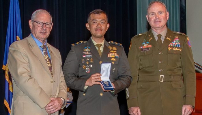Mayor Inf Zulfikar Rakita Dewa Raih Gelar Magister Keempat di CGSC AS, Putra Deddy Mizwar Ukir Prestasi di Kancah Militer Internasional