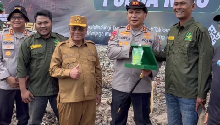 Yayasan Generasi Hijau Beri Penghargaan kepada Kapolda Riau