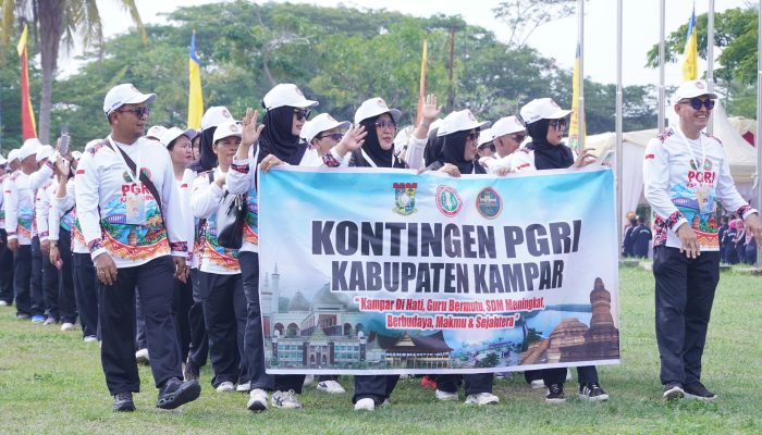 LPembukaan Porsenijar Riau 2026 Meriah, Kontingen PGRI Kampar Tampil dalam Defile