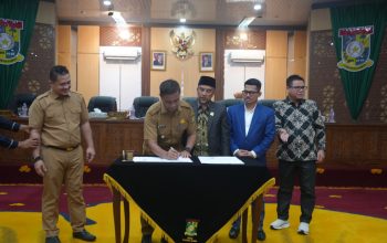 Enam Ranperda Disetujui Bersama DPRD, Bupati Ahmad Yuzar Harapkan Manfaat Nyata bagi Masyarakat